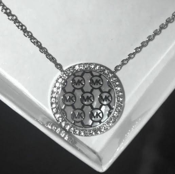 Michael Kors MK Monogram MOP & Silver-Tone Chain - Picture 4 of 11